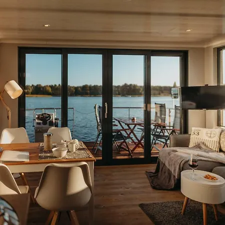 Prázdninový dům Hausboot Enola Fürstenberg-Havel