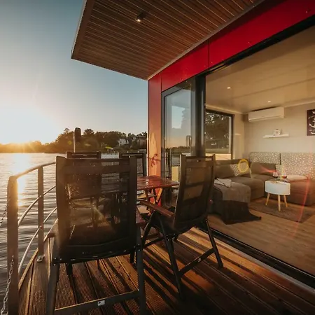 Hausboot Enola Prázdninový dům *